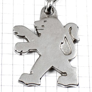 キーホルダー・プジョー車ライオンのロゴ銀色シルバーのエンブレム PEUGEOT FRANCE