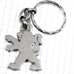 キーホルダー・プジョー車ライオンのロゴ銀色シルバーのエンブレム PEUGEOT FRANCE