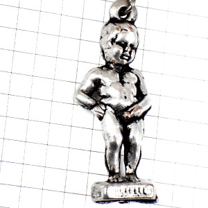 キーホルダー・ベルギー噴水の小便小僧シルバー銀色 MANNEKEN BRUXELLE BELGIUM