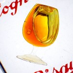 キーホルダー・コニャック酒グラス一杯ブルボン社製 BOURBON COGNAC BISQUIT FRANCE