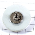 ピンバッジ・テリア犬２匹リモージュ焼き陶磁器 CANICHE LIMOGES FRANCE