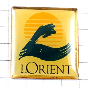 ピンバッジ・ロリアンＬアルファベット太陽