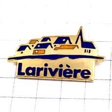 ピンバッジ・町の家や教会の屋根