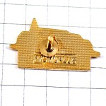 ピンバッジ・町の家や教会の屋根