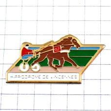 ピンバッジ・競馬一頭だての馬車競走 HIPPODROME VINCENNES SULKY PARIS FRANCE