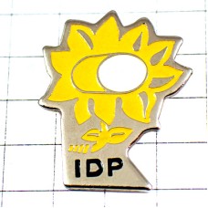 ピンバッジ・黄色い花ＩＤＰ