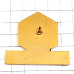 ピンバッジ・ピンク色の花と両手