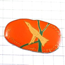 ピンバッジ・ジャン=ミッシェル・フォロン画FOLONの鳥の絵画 PRINTEMPS-SANS-CHASSE JEAN-MICHEL-FOLON FRANCE