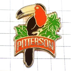 ピンバッジ・オオハシ熱帯の鳥ラム酒ピーターソン PITTERSON RHUM FRANCE