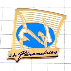 ピンバッジ・体操選手男子と女子レオタード白