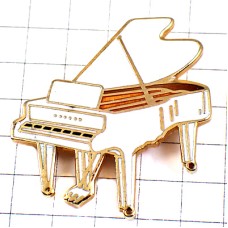 ピンバッジ・白いグランドピアノ音楽楽器