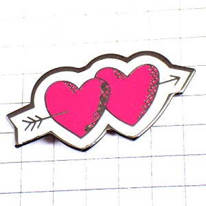 ピンバッジ・射抜かれたピンク色のハート２つ矢バレンタイン HEART ARROW FRANCE