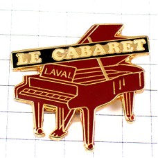 ピンバッジ・茶色いグランドピアノ音楽楽器キャバレー