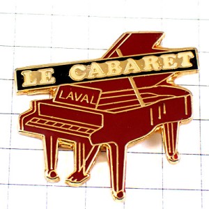 ピンバッジ・茶色いグランドピアノ音楽楽器キャバレー