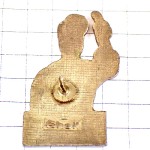 ピンバッジ・ガソリンスタンド給油スタッフ赤い制服シェル石油大好きスタッフ SHELL ENGLAND