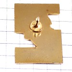 ピンバッジ・カットモデル２人の横顔マリオ美容師