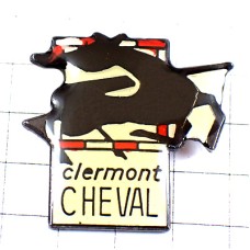 ピンバッジ・黒馬と障害物競走のバー棒