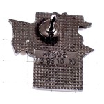 ピンバッジ・黒馬と障害物競走のバー棒