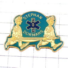 ピンバッジ・救急隊員とタンカ担架ブルー救急医療の青いマーク