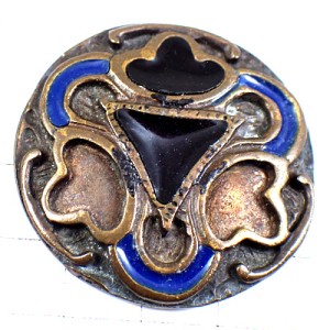 ピンバッジ・黒い三角ブルー青い線ブロンズ色アンティーク真鍮色