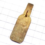 ピンバッジ・キウイのお酒ボトル瓶一本 KIWI DAMA-DE-BAZA SPAIN