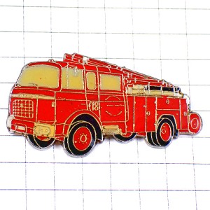 ピンバッジ・赤い消防車ハシゴ車 FIREMAN TRUCK