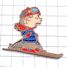 ピンバッジ・スヌーピー漫画ライナスのスキー赤いマフラー青いボーダー服 SNOOPY CHARLY-BROWN UFS ピンバッジ・スヌーピー漫画ライナスのスキー赤いマフラー青いボーダー服 SNOOPY CHARLY-BROWN UFS
