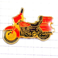 ピンバッジ・オートバイ二輪バイク赤と黒一台 HARLEY-DAVIDSON USA