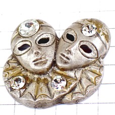 ピンバッジ・仮面ピエロ道化師カーニバルのマスク２つ銀色ピューター製ラインストーン PIERROT COLOMBINE