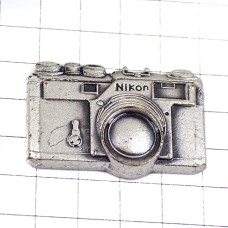ピンバッジ・ニコンS3カメラ写真一眼レフ撮影シルバー銀色 NIKON NIKON-S3 JAPAN
