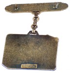 ピンバッジ・香港スーツケース黄色い旅行鞄カイロやニューヨーク HONG-KONG SUITCASE #BIG