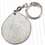 キーホルダー・ニワトリ雄鶏印ガレットお菓子サンミッシェル革製レザー