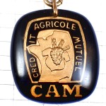 キーホルダー・シャンパーニュのブドウ房シャンパン葡萄酒クレディアグリコル銀行 CREDIT-AGRICOLE BANK FRANCE