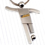 キーホルダー・サッカー選手ボール球シルバー銀色