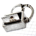 キーホルダー・金庫「開けて」フランス語シルバー銀色 COFFRE-FORT OUVREZ-MOI