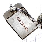 キーホルダー・金庫「開けて」フランス語シルバー銀色 COFFRE-FORT OUVREZ-MOI