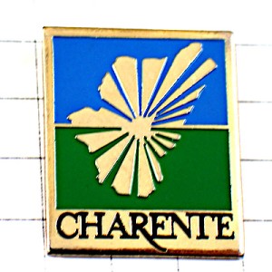 ピンバッジ・緑色シャラント県の地図型 CHARENTE DEPARTEMENT MAP FRANCE ピンバッジ・緑色シャラント県の地図型 CHARENTE DEPARTEMENT MAP FRANCE