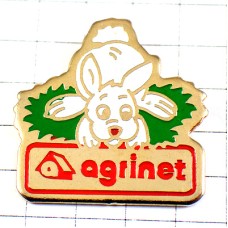 ピンバッジ・草むらの白いウサギ兎 ピンバッジ・草むらの白いウサギ兎