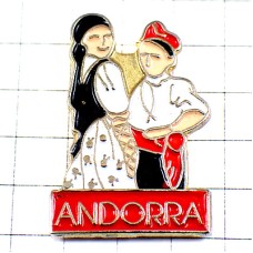 ピンバッジ・民族衣装のカップル二人ダンサー民族舞踊アンドラ公国 ピンバッジ・民族衣装のカップル二人ダンサー民族舞踊アンドラ公国