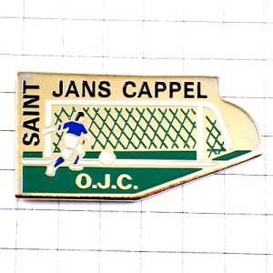 ピンバッジ・サッカー選手ゴール前