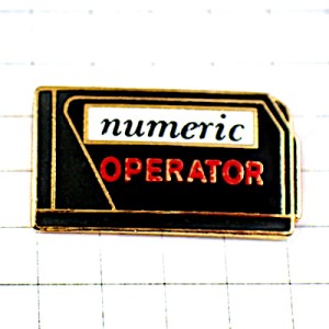 お買得ピンバッジ・デジタルのオペレーター黒い機器