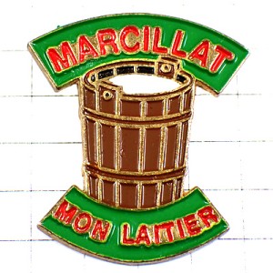 ピンバッジ・木の桶ミルク牛乳製品