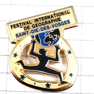 ピンバッジ・地球と星々と空を見上げる人 FESTIVAL GEOGRAPHIE GEOGRAPHY