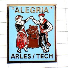 ピンバッジ・アルジェリア民族衣装で踊る民族舞踊 ALEGRIA FOLK ARLES FRANCE ピンバッジ・アルジェリア民族衣装で踊る民族舞踊 ALEGRIA FOLK ARLES FRANCE