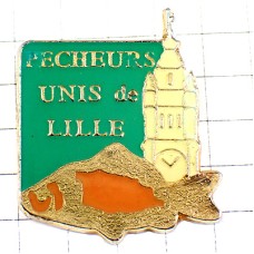 ピンバッジ・リール市庁舎の時計塔と魚フィッシング釣り師の会 FISHING LILLE FRANCE