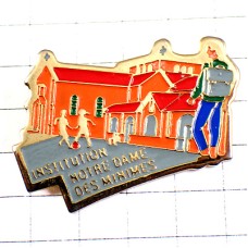 ピンバッジ・学校の校舎や学生たち