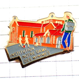 ピンバッジ・学校の校舎や学生たち