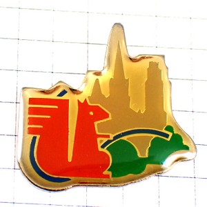 ピンバッジ・リス銀行カテドラル大聖堂の影