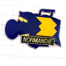 ピンバッジ・テレビTVチャンネル３撮影カメラ映像機器ノルマンディ地方