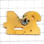 お買得ピンバッジ・ピンズ・数字２４帆船ボート赤と紫